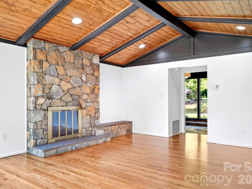 208 Dogwood Lane, Black Mountain, NC 28711.  MLS# CAR4411178, YatesRealty ID 44227. 