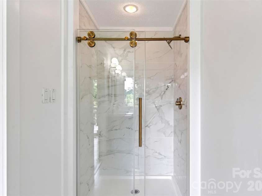 208 Dogwood Lane, Black Mountain, NC 28711.  MLS# CAR4411178, YatesRealty ID 44227. 