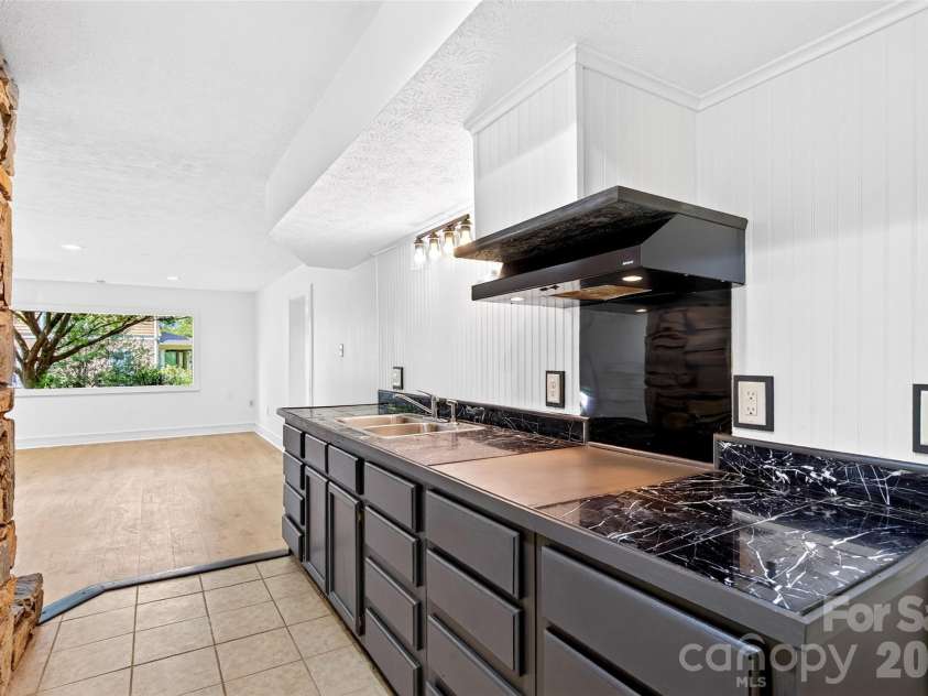208 Dogwood Lane, Black Mountain, NC 28711.  MLS# CAR4411178, YatesRealty ID 44227. 