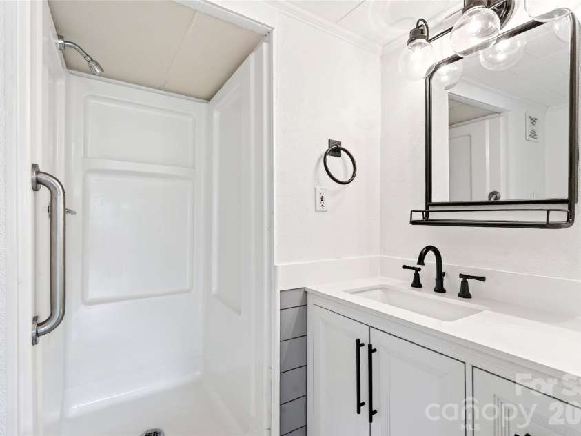 208 Dogwood Lane, Black Mountain, NC 28711.  MLS# CAR4411178, YatesRealty ID 44227. 