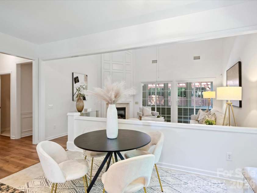 12332 Bobhouse Drive, Charlotte, NC 28277.  MLS# CAR4411039, YatesRealty ID 44228. Breakfast Area