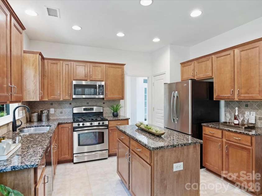 12332 Bobhouse Drive, Charlotte, NC 28277.  MLS# CAR4411039, YatesRealty ID 44228. Kitchen