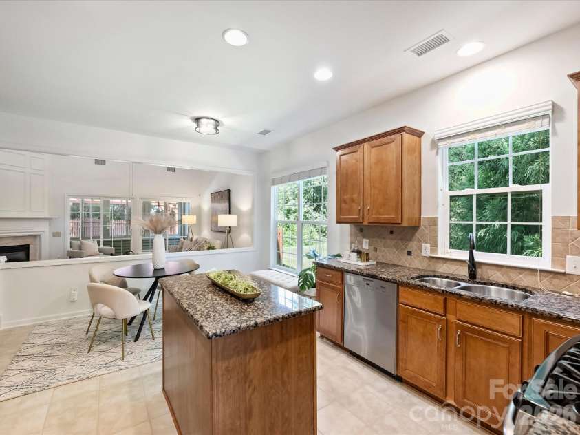 12332 Bobhouse Drive, Charlotte, NC 28277.  MLS# CAR4411039, YatesRealty ID 44228. Kitchen