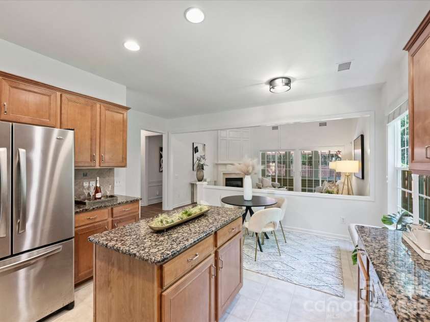 12332 Bobhouse Drive, Charlotte, NC 28277.  MLS# CAR4411039, YatesRealty ID 44228. Kitchen