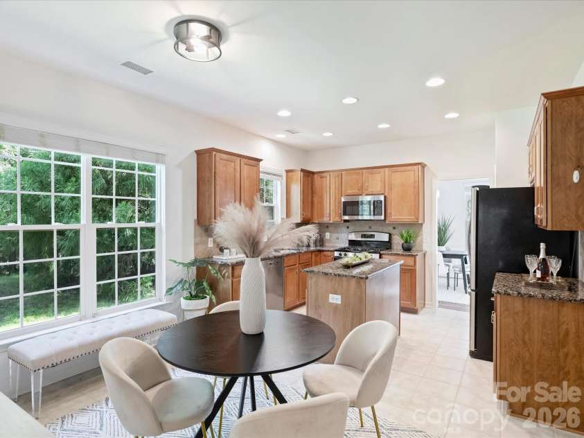 12332 Bobhouse Drive, Charlotte, NC 28277.  MLS# CAR4411039, YatesRealty ID 44228. Kitchen/Breakfast Area