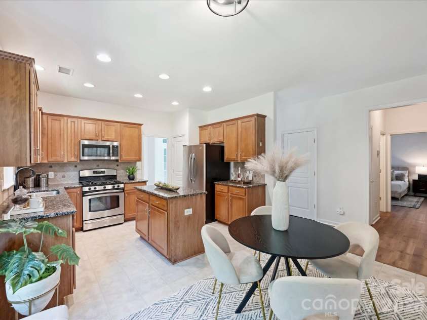 12332 Bobhouse Drive, Charlotte, NC 28277.  MLS# CAR4411039, YatesRealty ID 44228. Kitchen/Breakfast Area