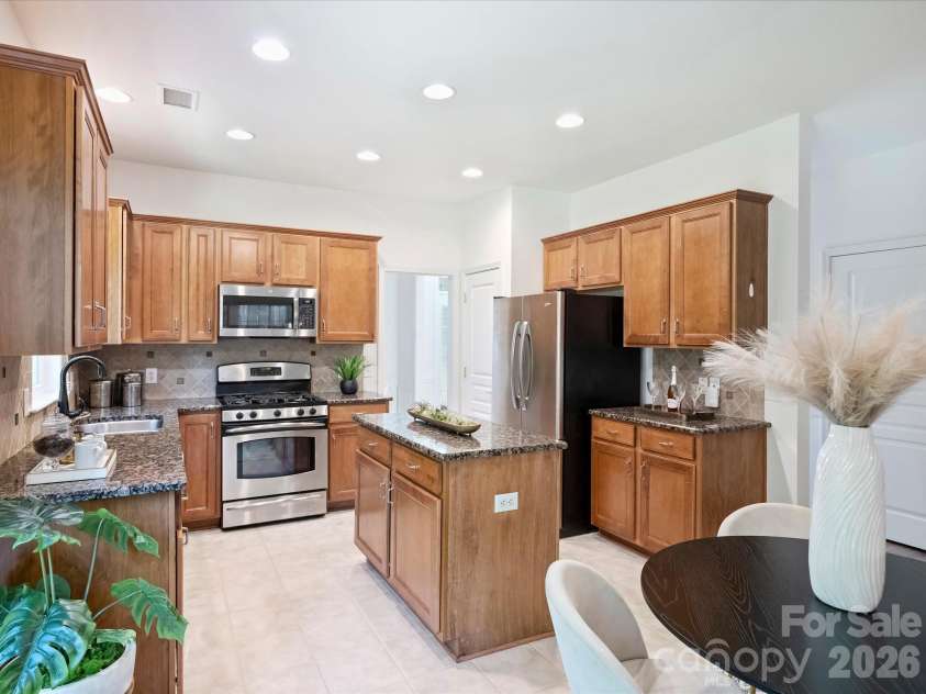 12332 Bobhouse Drive, Charlotte, NC 28277.  MLS# CAR4411039, YatesRealty ID 44228. Kitchen/Breakfast Area