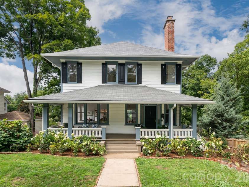 142 Edwin Place, Asheville, NC 28801.  MLS# CAR4411332, YatesRealty ID 44229. 