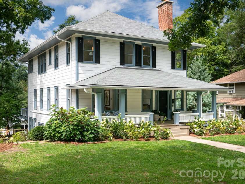 142 Edwin Place, Asheville, NC 28801.  MLS# CAR4411332, YatesRealty ID 44229. 