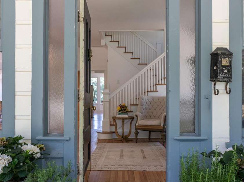 142 Edwin Place, Asheville, NC 28801.  MLS# CAR4411332, YatesRealty ID 44229. 