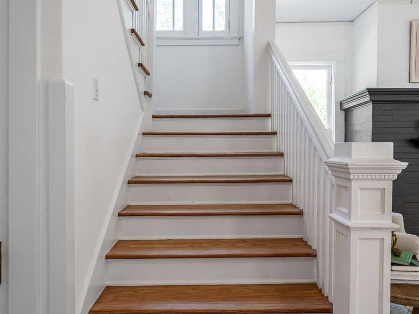 142 Edwin Place, Asheville, NC 28801.  MLS# CAR4411332, YatesRealty ID 44229. 