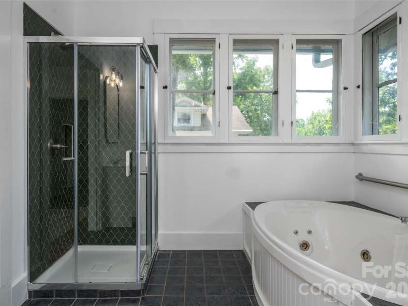 142 Edwin Place, Asheville, NC 28801.  MLS# CAR4411332, YatesRealty ID 44229. 
