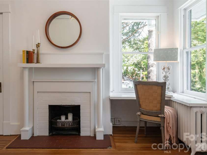 142 Edwin Place, Asheville, NC 28801.  MLS# CAR4411332, YatesRealty ID 44229. 