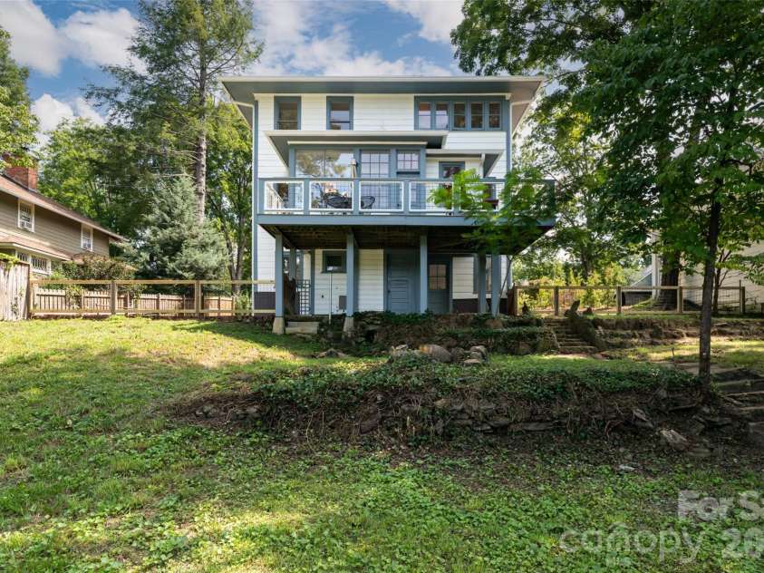 142 Edwin Place, Asheville, NC 28801.  MLS# CAR4411332, YatesRealty ID 44229. 