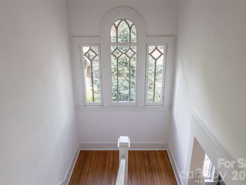 142 Edwin Place, Asheville, NC 28801.  MLS# CAR4411332, YatesRealty ID 44229. 