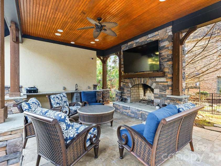 1801 Smarty Jones Drive, Waxhaw, NC 28173.  MLS# CAR4350442, YatesRealty ID 4423. 