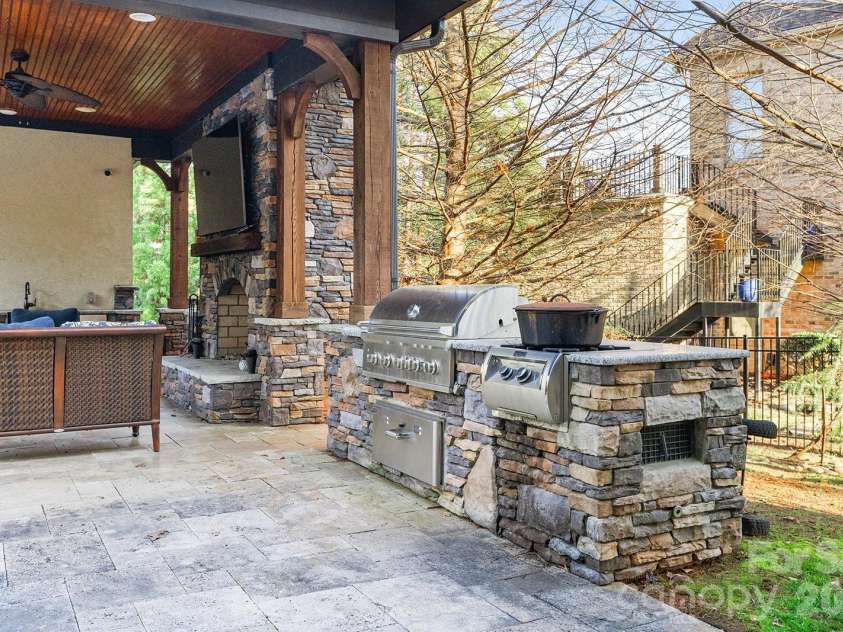 1801 Smarty Jones Drive, Waxhaw, NC 28173.  MLS# CAR4350442, YatesRealty ID 4423. 