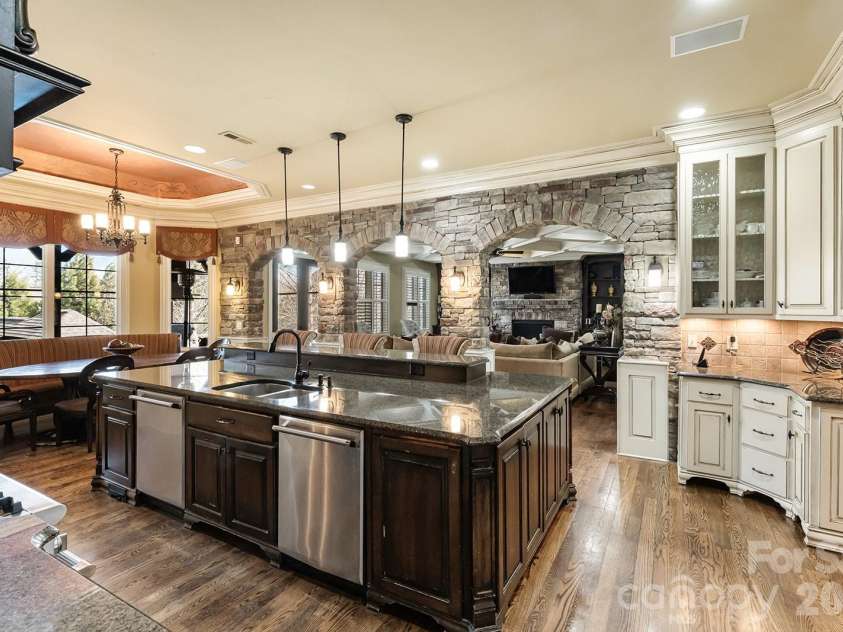 1801 Smarty Jones Drive, Waxhaw, NC 28173.  MLS# CAR4350442, YatesRealty ID 4423. 