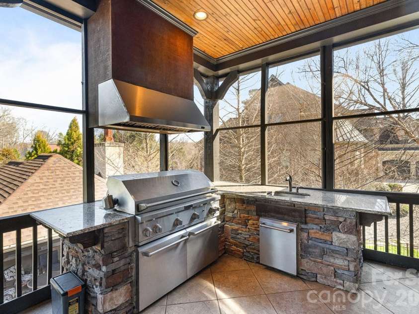 1801 Smarty Jones Drive, Waxhaw, NC 28173.  MLS# CAR4350442, YatesRealty ID 4423. 