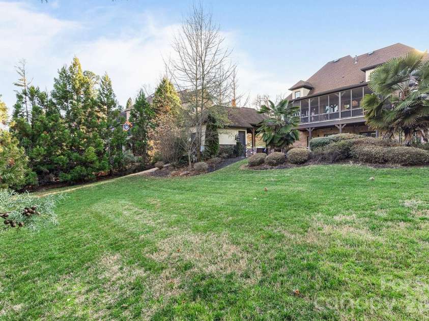 1801 Smarty Jones Drive, Waxhaw, NC 28173.  MLS# CAR4350442, YatesRealty ID 4423. 
