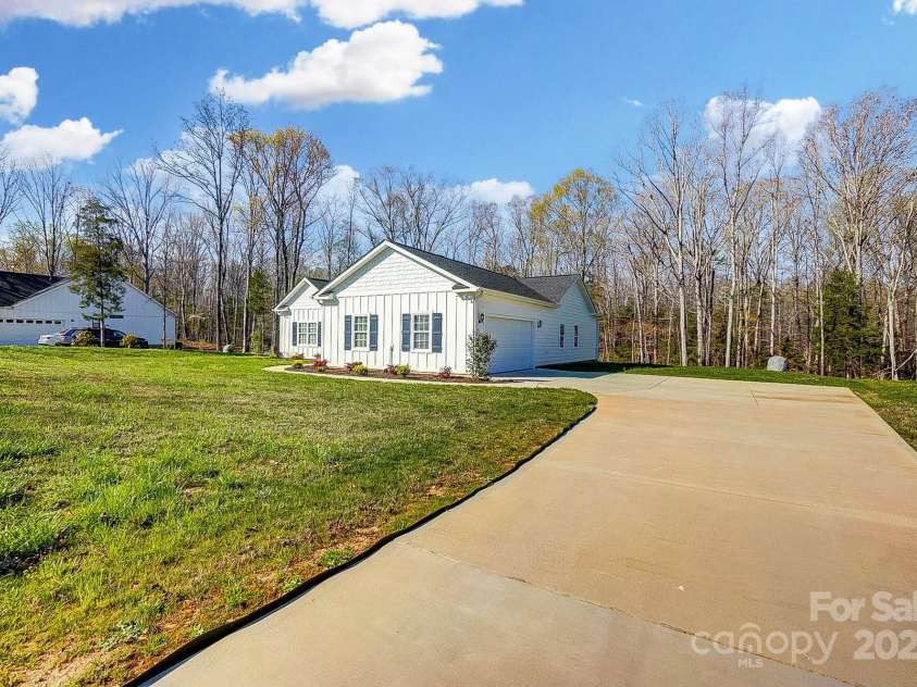 2597 Craig Farm Road, Lancaster, SC 29720.  MLS# CAR4239760, YatesRealty ID 4423. 