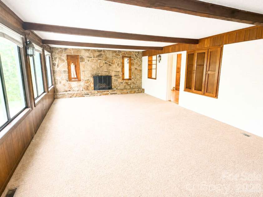 101 Sherry Drive, Stanley, NC 28164.  MLS# CAR4410482, YatesRealty ID 44231. Living Room