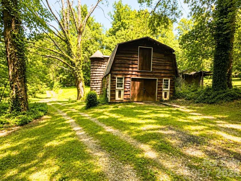 101 Sherry Drive, Stanley, NC 28164.  MLS# CAR4410482, YatesRealty ID 44231. Outdoor storage barn