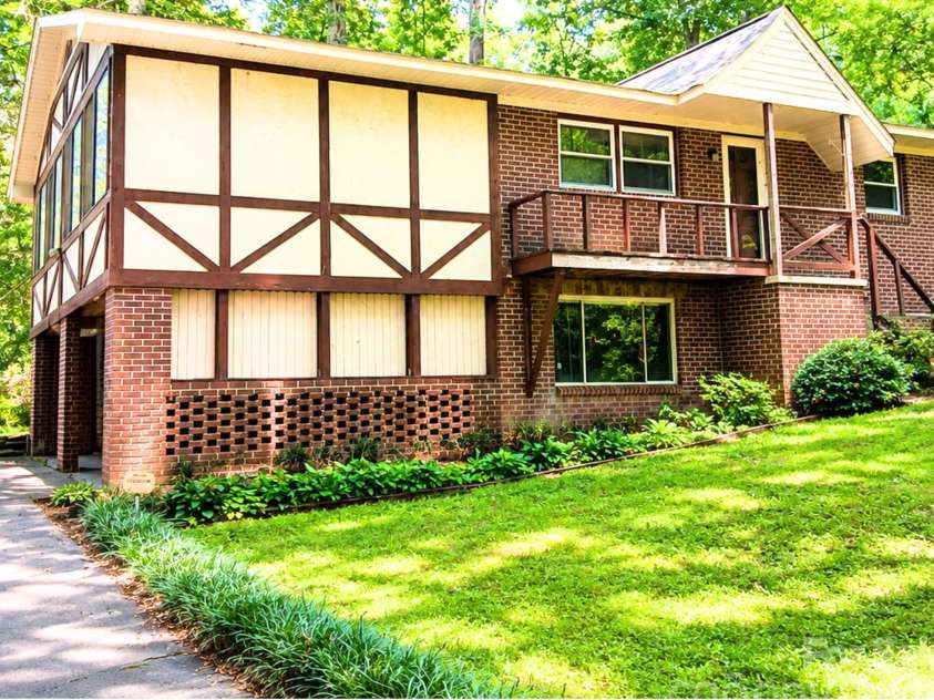 101 Sherry Drive, Stanley, NC 28164.  MLS# CAR4410482, YatesRealty ID 44231. Welcome Home!