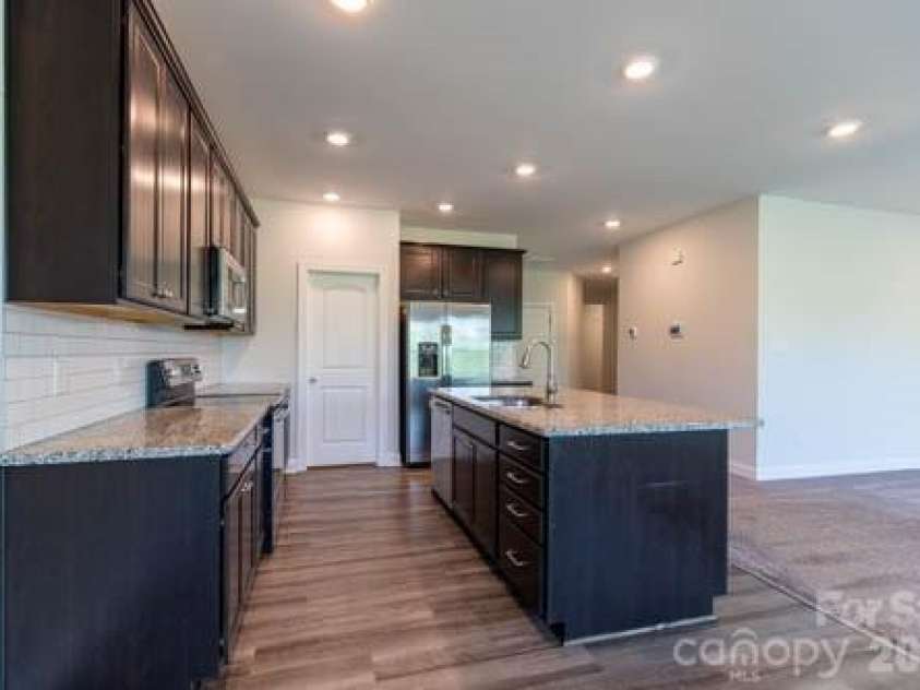 216 Crane Creek Way, Lexington, NC 27295.  MLS# CAR4410803, YatesRealty ID 44232. 