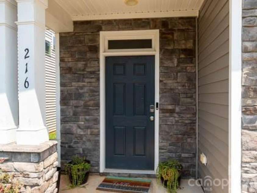 216 Crane Creek Way, Lexington, NC 27295.  MLS# CAR4410803, YatesRealty ID 44232. Beautiful Stone Entryway