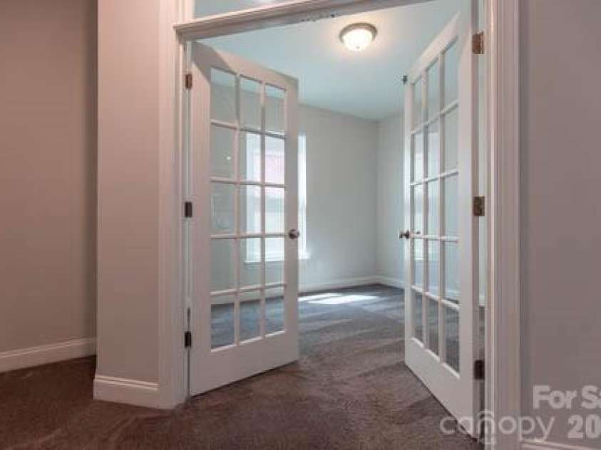 216 Crane Creek Way, Lexington, NC 27295.  MLS# CAR4410803, YatesRealty ID 44232. Office
