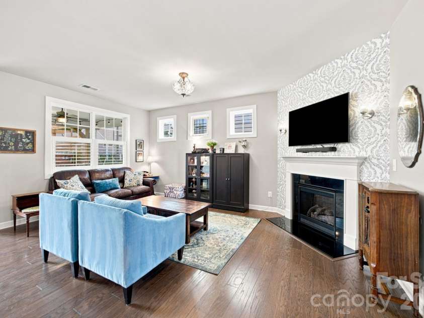 1020 Claires Creek Lane, Davidson, NC 28036.  MLS# CAR4410680, YatesRealty ID 44234. Open floorplan