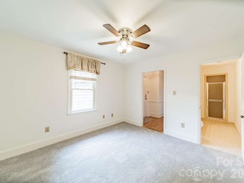 7426 Newmans Lane, Charlotte, NC 28270.  MLS# CAR4410591, YatesRealty ID 44235. Front office