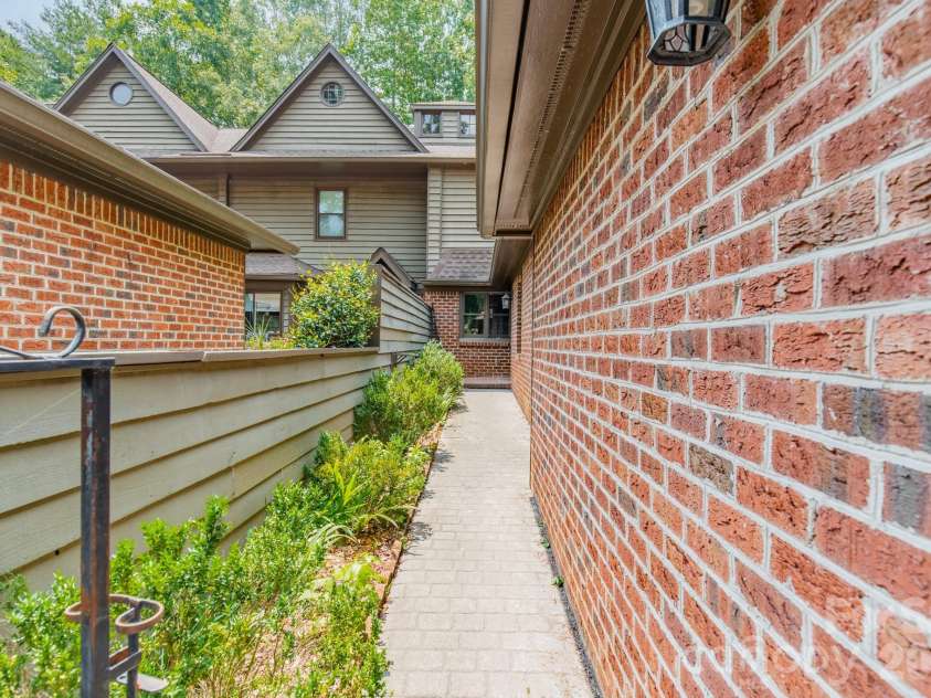 7426 Newmans Lane, Charlotte, NC 28270.  MLS# CAR4410591, YatesRealty ID 44235. Front walkway