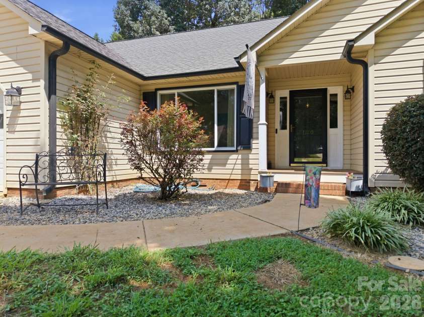 120 Strawberry Lane, Salisbury, NC 28147.  MLS# CAR4410362, YatesRealty ID 44236. 