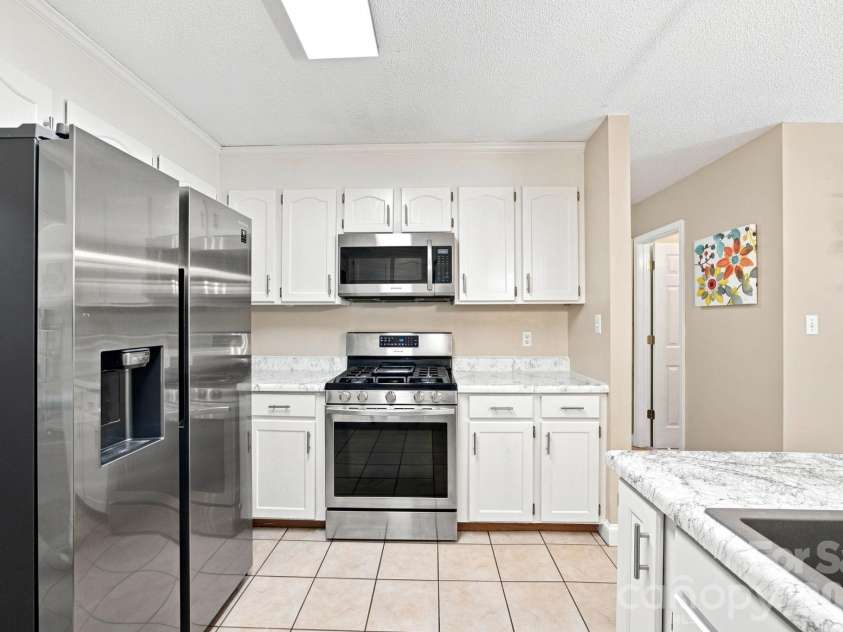 120 Strawberry Lane, Salisbury, NC 28147.  MLS# CAR4410362, YatesRealty ID 44236. Kitchen