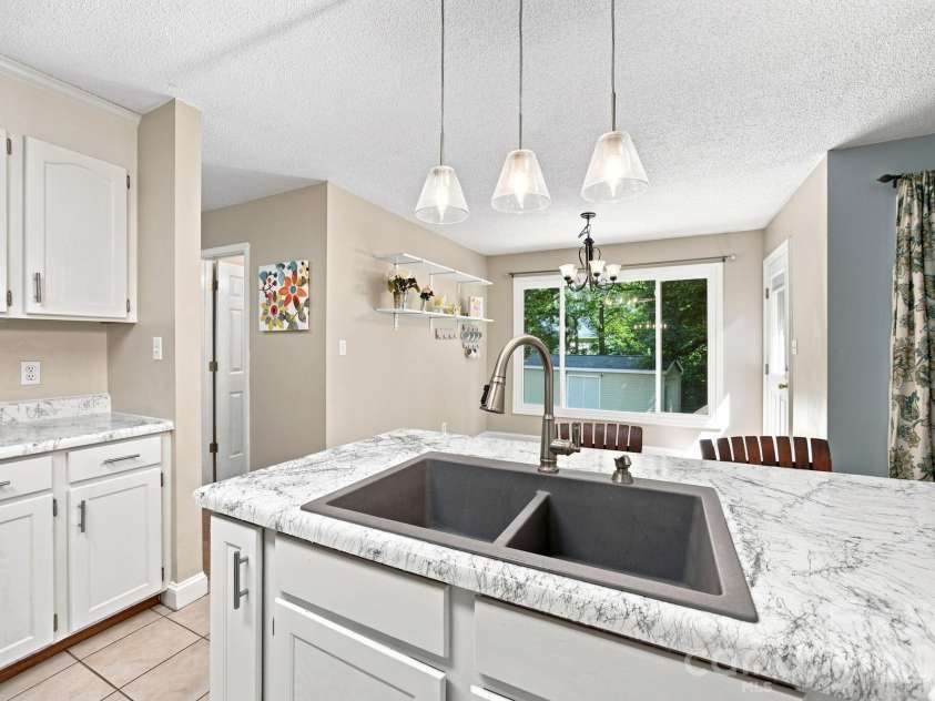 120 Strawberry Lane, Salisbury, NC 28147.  MLS# CAR4410362, YatesRealty ID 44236. Kitchen