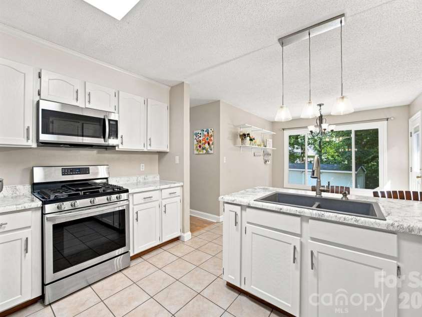120 Strawberry Lane, Salisbury, NC 28147.  MLS# CAR4410362, YatesRealty ID 44236. Kitchen