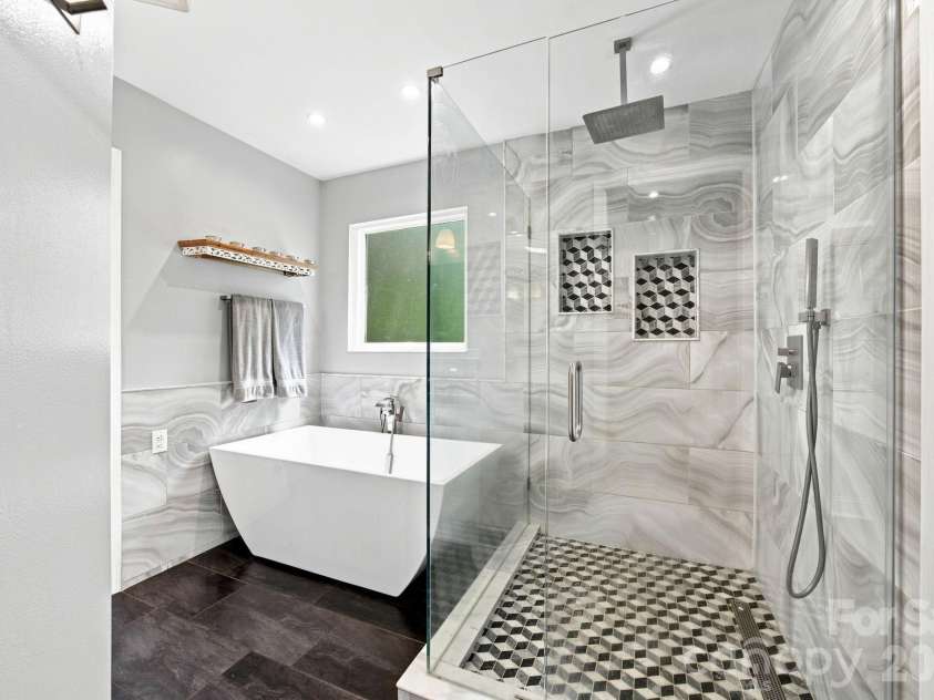 120 Strawberry Lane, Salisbury, NC 28147.  MLS# CAR4410362, YatesRealty ID 44236. Primary Bath