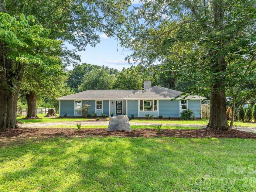821 Dallas Spencer Mountain Road, Dallas, NC 28034.  MLS# CAR4410107, YatesRealty ID 44237. 