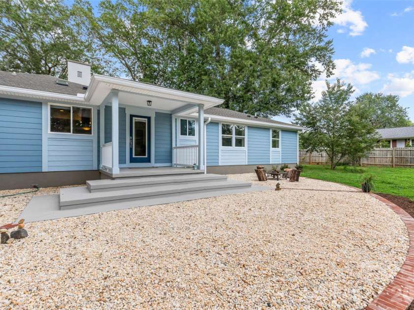 821 Dallas Spencer Mountain Road, Dallas, NC 28034.  MLS# CAR4410107, YatesRealty ID 44237. 