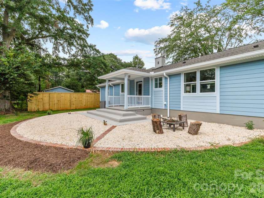 821 Dallas Spencer Mountain Road, Dallas, NC 28034.  MLS# CAR4410107, YatesRealty ID 44237. 
