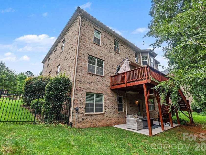 4004 Widgeon Way, Waxhaw, NC 28173.  MLS# CAR4409951, YatesRealty ID 44238. Back of Home