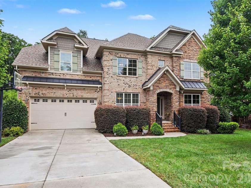 4004 Widgeon Way, Waxhaw, NC 28173.  MLS# CAR4409951, YatesRealty ID 44238. Front of Home