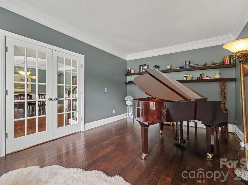 4004 Widgeon Way, Waxhaw, NC 28173.  MLS# CAR4409951, YatesRealty ID 44238. Living Room/Flex