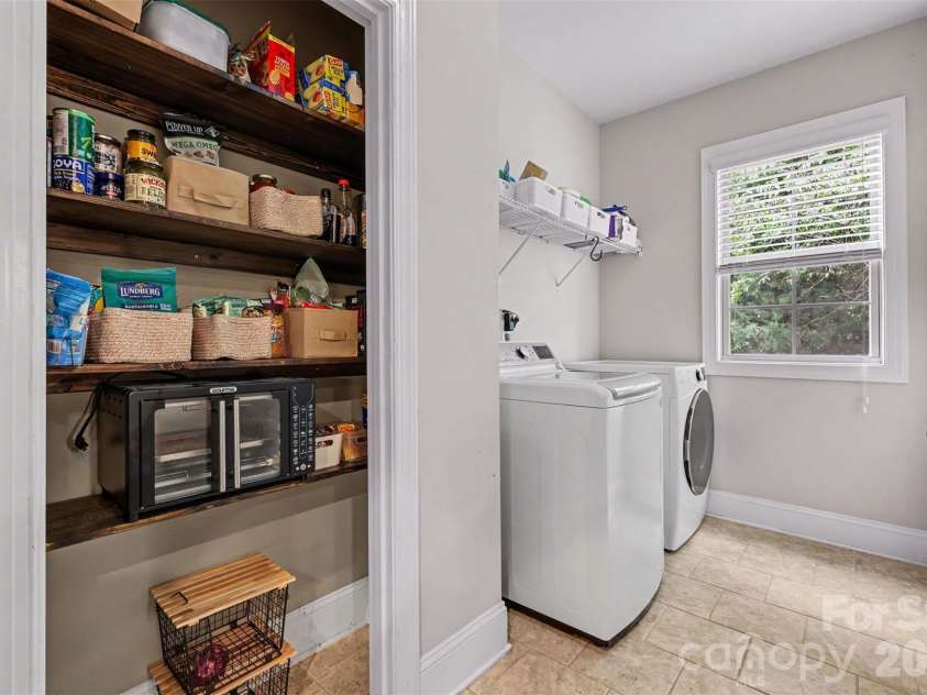 4004 Widgeon Way, Waxhaw, NC 28173.  MLS# CAR4409951, YatesRealty ID 44238. Min Floor Laundry/Pantry
