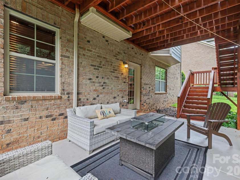 4004 Widgeon Way, Waxhaw, NC 28173.  MLS# CAR4409951, YatesRealty ID 44238. Walk Out Patio