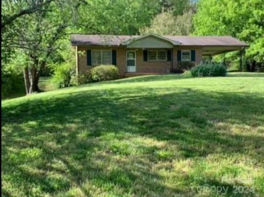 3349 Blue Creek Road, Lenoir, NC 28645.  MLS# CAR4102369, YatesRealty ID 4424. 