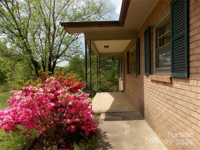3349 Blue Creek Road, Lenoir, NC 28645.  MLS# CAR4102369, YatesRealty ID 4424. 