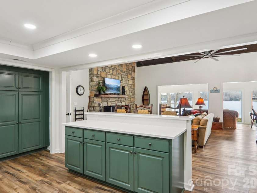 987 Cold Mountain Road, Lake Toxaway, NC 28747.  MLS# CAR4354164, YatesRealty ID 4424. 